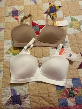 Warners lightly lined bras 36 D NWT❤️❤️❤️